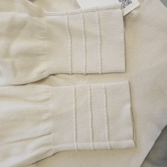 Crossover Ribbed Waist Sweater - Picture 9 of 12